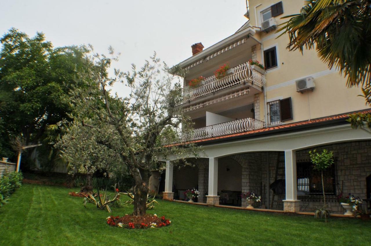 ホテル Haus Liliana Tar-Vabriga エクステリア 写真
